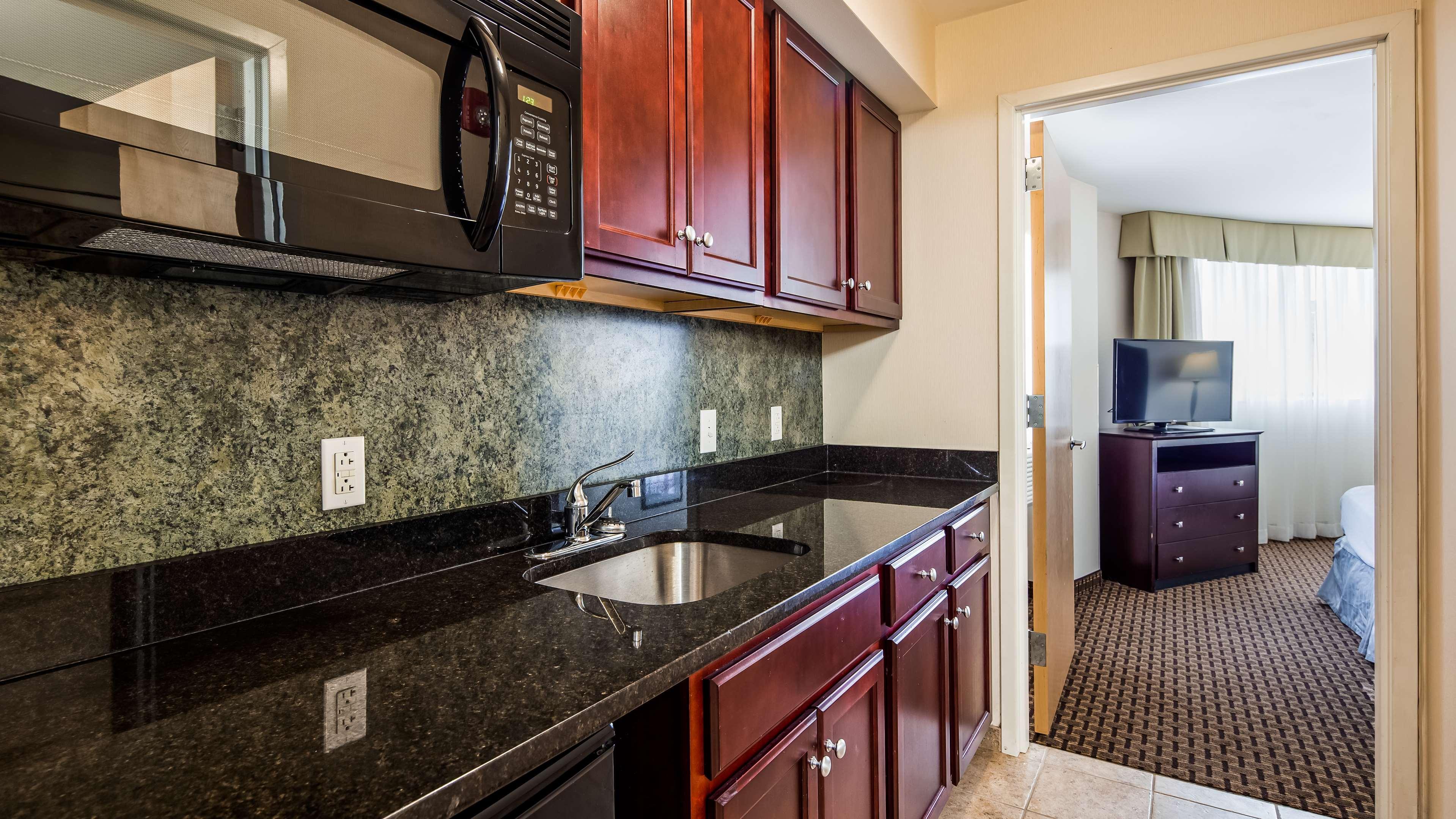 Best Western Plus Philadelphia Airport South - At Widener University Chester Eksteriør bilde